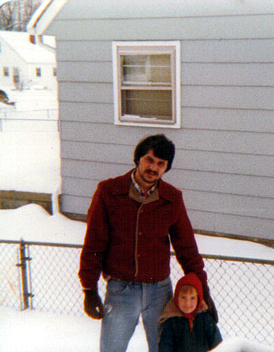 Mike and Dad in the Snow
at Loudoun Ave, 1979 snowstorm
Keywords: Mike_Roetto Robert_Roetto