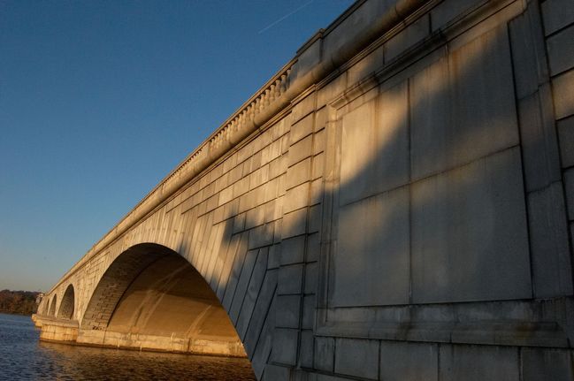 Memorial Bridge
at dawn
Keywords: photography