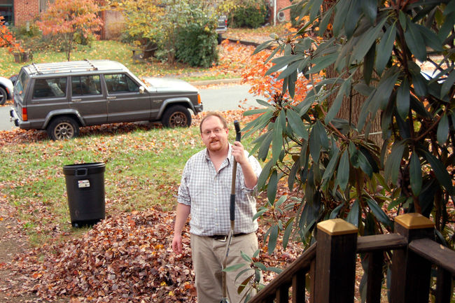 Mike dealing with the leaves
Nov. 2006
Keywords: Mike leaves