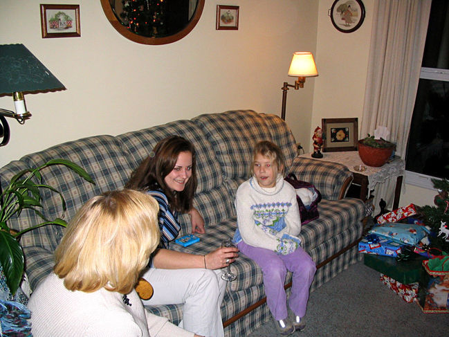 Mom, Emily and Chasitie
Christmas 2003
Keywords: Christmas Christmas_2003