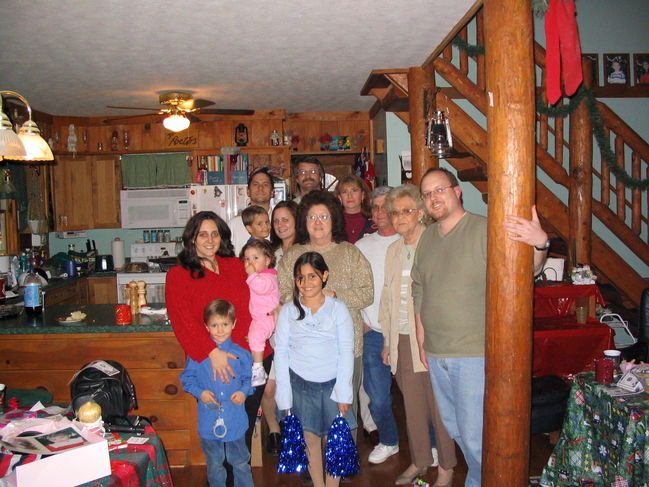 Christmas 2003
Carol, Zachary, Eileen, Taylor, Brenda, Jarod, Shawn, D.D, Becki, Frank, Maw-maw, Mike
