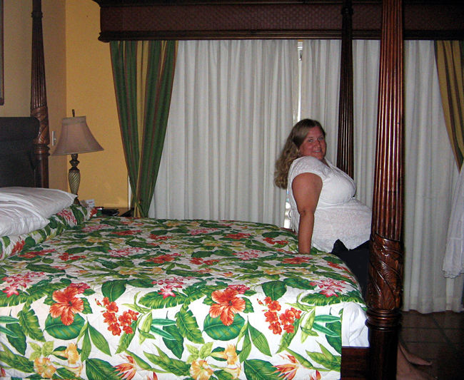 Julie enjoying the hotel room
Ocho Rios, Jamaica
August 2005
