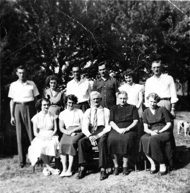 PawPaw with his parents and siblings
Keywords: Richard Loren Catherine