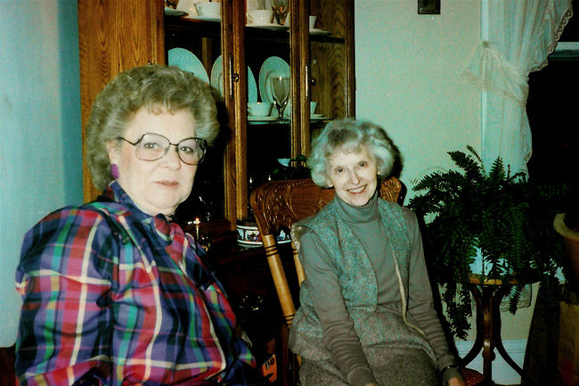 Mawmaw and Granny
Mawmaw Roetto and Granny Conner
Christmas 1987
Keywords: Mawmaw Granny 1987 Christmas