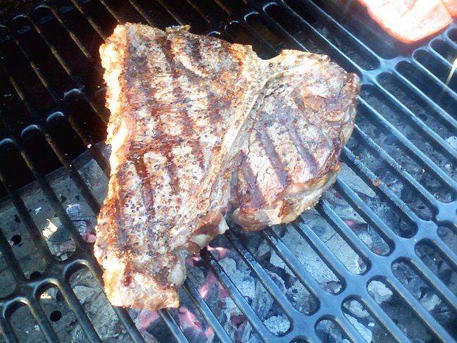 Good steak
I think I'm finally learning to make a decent steak.  Porterhouse.
Keywords: steak grill