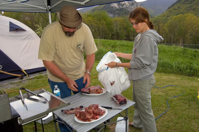 Keith and Jen prepare the steaks
Lobel's steaks, best in the world
Keywords: seneca-rocks-2008