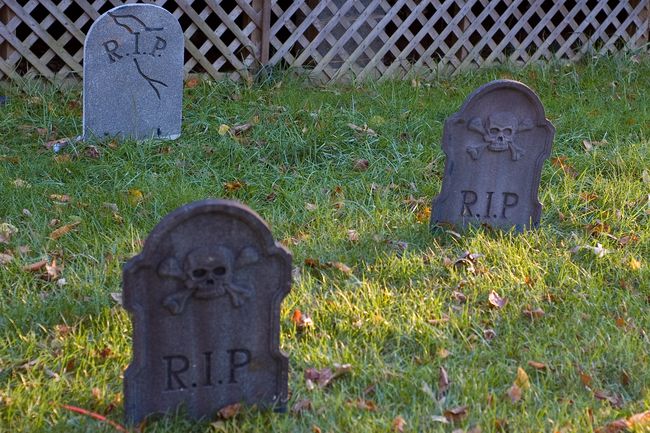 Tombstone in the front yard
Halloween 2007
Keywords: halloween