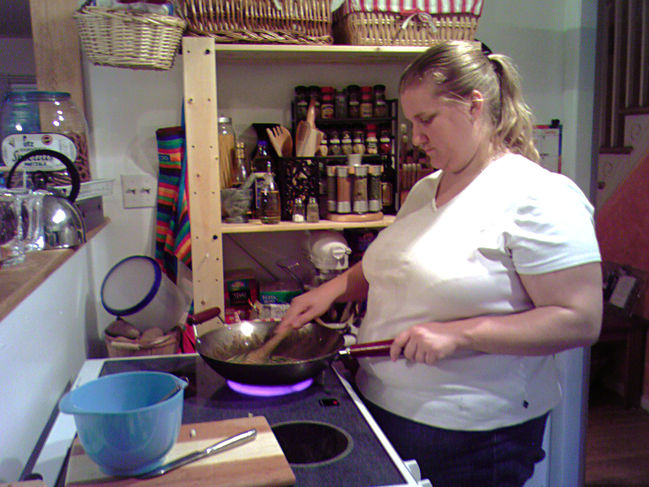 Julie making General Tso's chicken
Sept. 2006
Keywords: Julie cooking